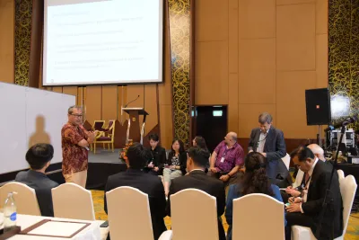 Photo: Naveed Haq, ISOC. image linking to Community networks newsletter: Bringing to the forefront the voices and experiences of community-centred connectivity initiatives