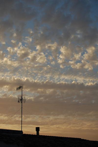 Photo by Blai Server. Used with permission under Creative Commons license 2.0. image linking to Open spectrum in Ecuador: The debate must extend beyond the circle of experts