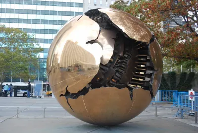 Image: United Nations by Ting Chen used under CC BY-NC 2.0 license (https://flic.kr/p/8YgPN7) image linking to APC statement at the UN Open-ended Working Group on International Cybersecurity