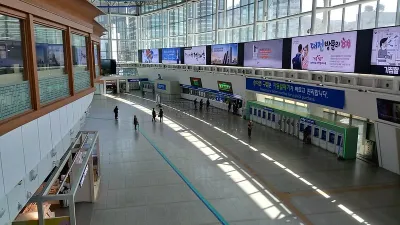 Photo: Seoul Station by Jens-Olaf Walter, used under CC BY-NC 2.0 licence (https://flic.kr/p/2iGcYwJ) image linking to In the era of COVID-19, is South Korea’s "new normal" a digital surveillance state?