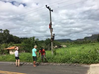 Image: Building a community network in Quilombo Peri Peri. Source: ARTICLE 19 image linking to Community Networks and Local Access Monthly Newsletter - Number 16