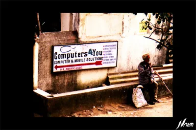 Photo by Hudaster, used with permission (https://www.flickr.com/photos/hudaster/) image linking to Can social networking give a leg-up to the poor?