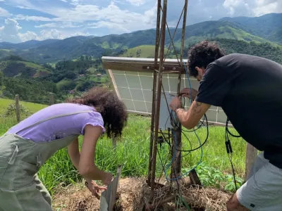 Photo: Débora Prado image linking to Community networks newsletter: What changes when connectivity is rooted in communities?