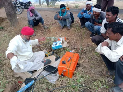 Photo: Remote area fibre restoration in Gadchiroli District, India, courtesy of Digital Empowerment Foundation. image linking to Community Networks and Local Access Monthly Newsletter - Number 29